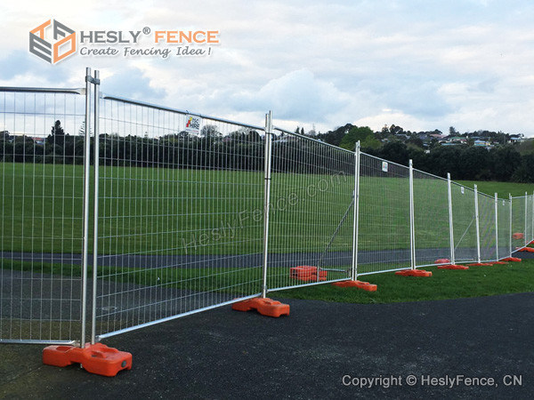 2 0m High Temporary Fencing Panels Orange Plastic Blocks Steel Clamps And Steel Bracing 2 0m High Temporary Fencing Panels Orange Plastic Blocks Steel Clamps And Steel Bracing