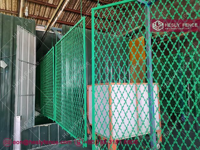 2.1mX6.0m, 75X150mm Rhombus Razor Mesh Sheet Fence | China Welded Razor ...