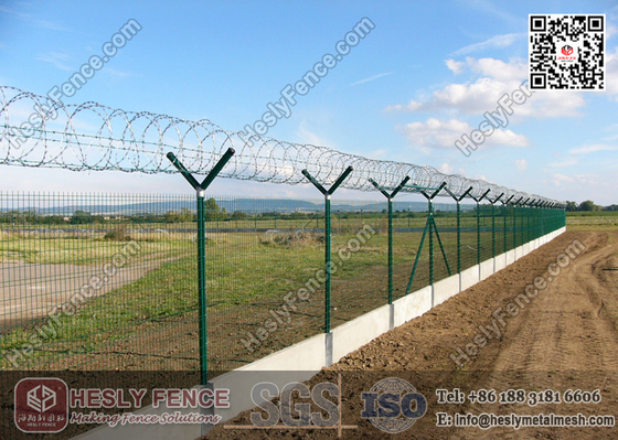 China 2&quot; square hole Welded Mesh Roll Fence | China Welded Mesh Fencing Factory supplier