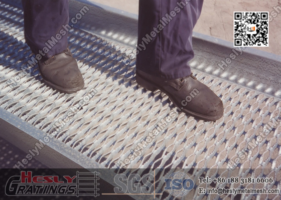 China Metal Safety Grating With Serrated Surface, Shark Mesh Grating supplier