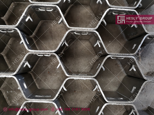 China 310S offset clinch Hexmesh for Cat Crackers Lining | 50mm depth, 14ga thickness, 2&quot; hexagonal hole - HESLY China Factory supplier
