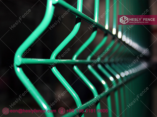 China 3D Welded Wire Mesh Fence, Dark Green PVC coated, 2.0m hight, China Factor Direct Sales supplier
