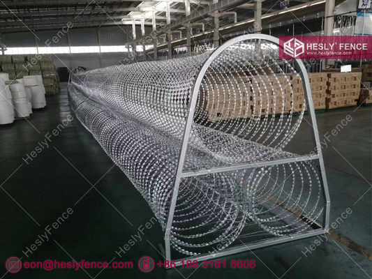 China Rapid Deployment Razir Wire Barrier | Pyramid Profile Concertina Razor Wire | BTO-22 | 1.6m high | HeslyFence China supplier