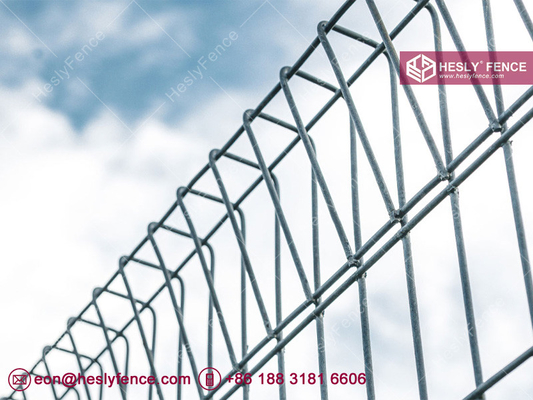 China BRC Welded Wire Mesh Fence | Roll Top and Roll Bottom | 50X150mm hole | 5.0mm Wire Thickness | HeslyFence, China supplier
