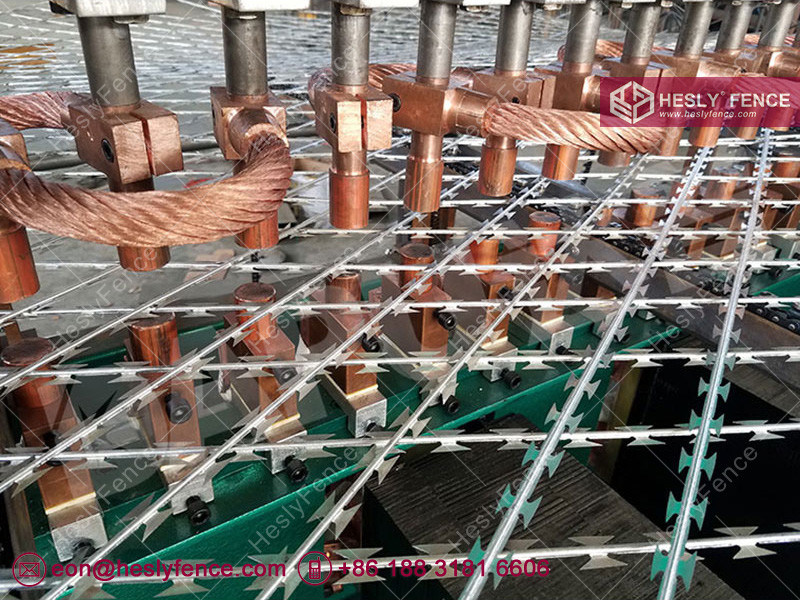 Ripper Razor Mesh Fencing with Green Powder Coating, BTO-30 Razor Blade ...