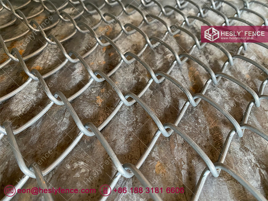 3mm steel wire, 30mm hole, 1770Mpa high tensile strength, Chain Link Mesh Fence, 150g zinc layer, China HeslyFence supplier